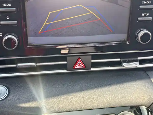Hyundai Elantra 2022
