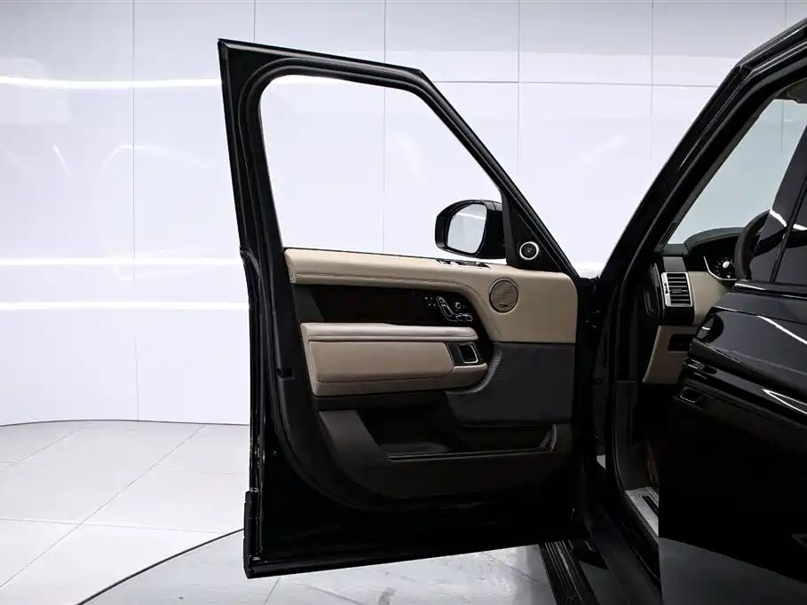 Land Rover Range Rover 2021 — фото 11