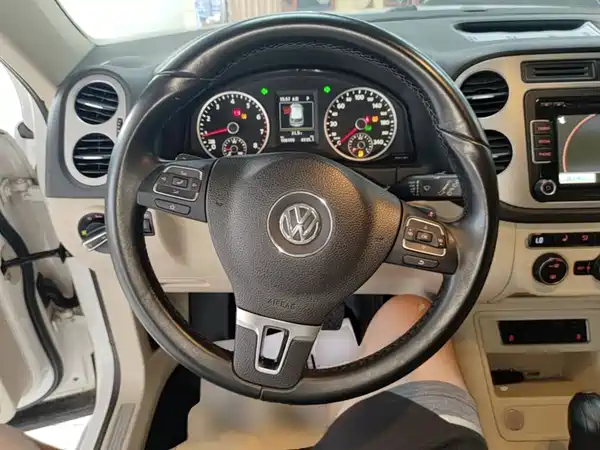 Volkswagen Tiguan 2014