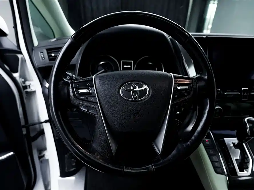 Toyota Alphard 2020 — фото 15
