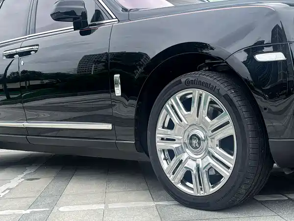 Rolls-Royce Cullinan 2024