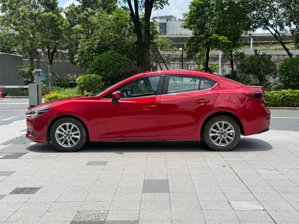 Mazda 3 Axela 2019 — фото 7