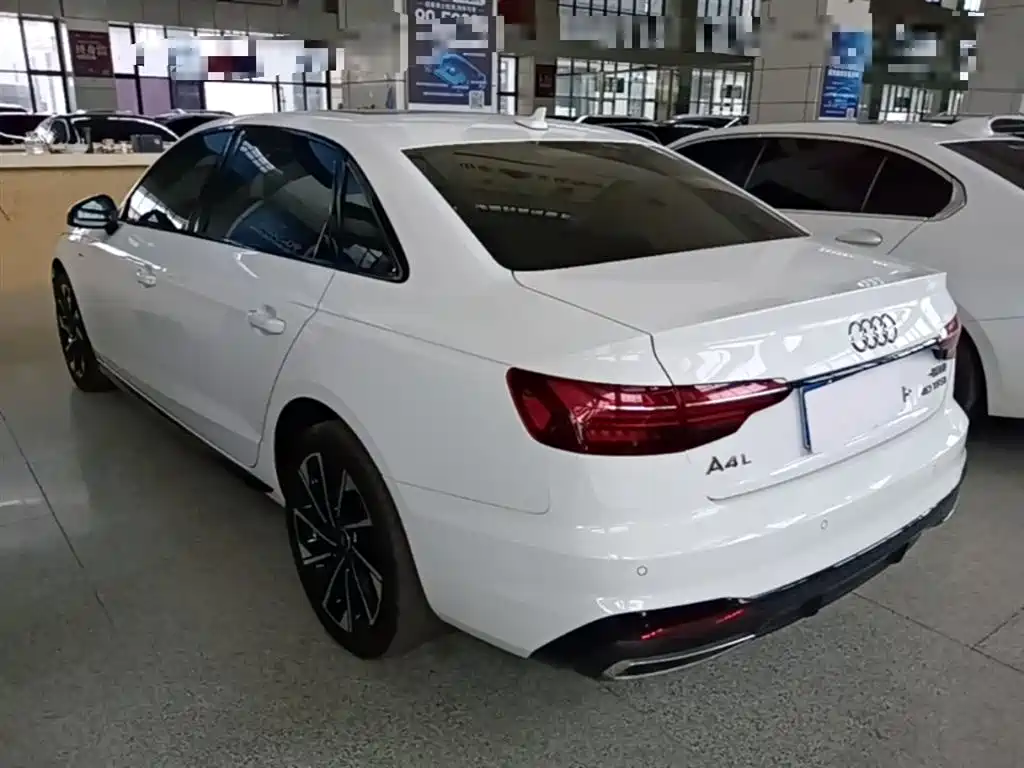 Audi A4L 2023 — фото 5