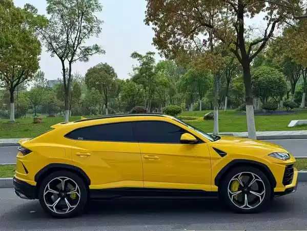 Lamborghini Urus 2022