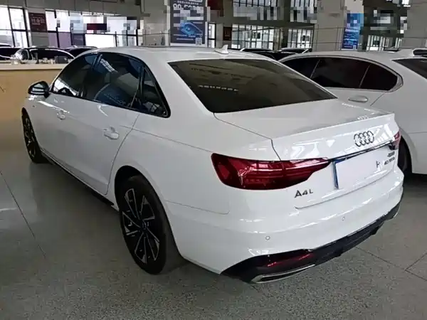 Audi A4L 2023