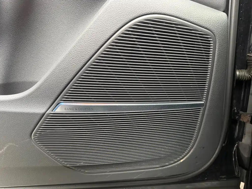 Audi Q7 2023 — фото 18