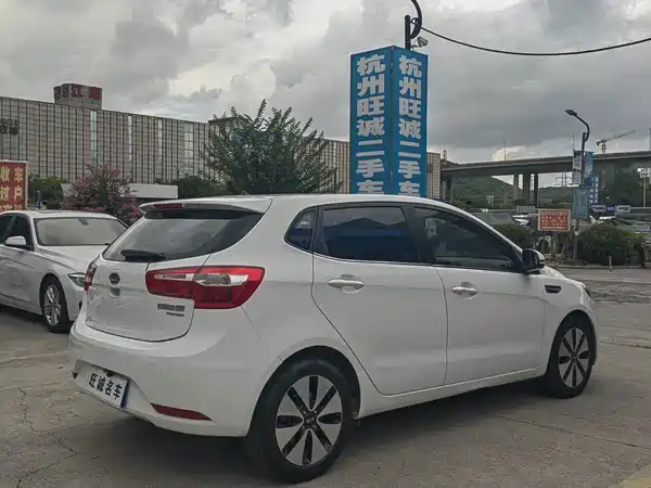 Kia K2 2012