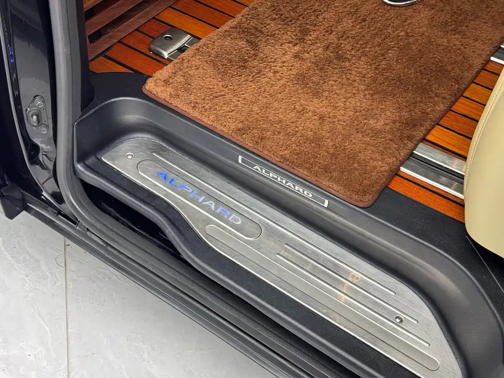 Toyota Alphard 2019 — фото 13