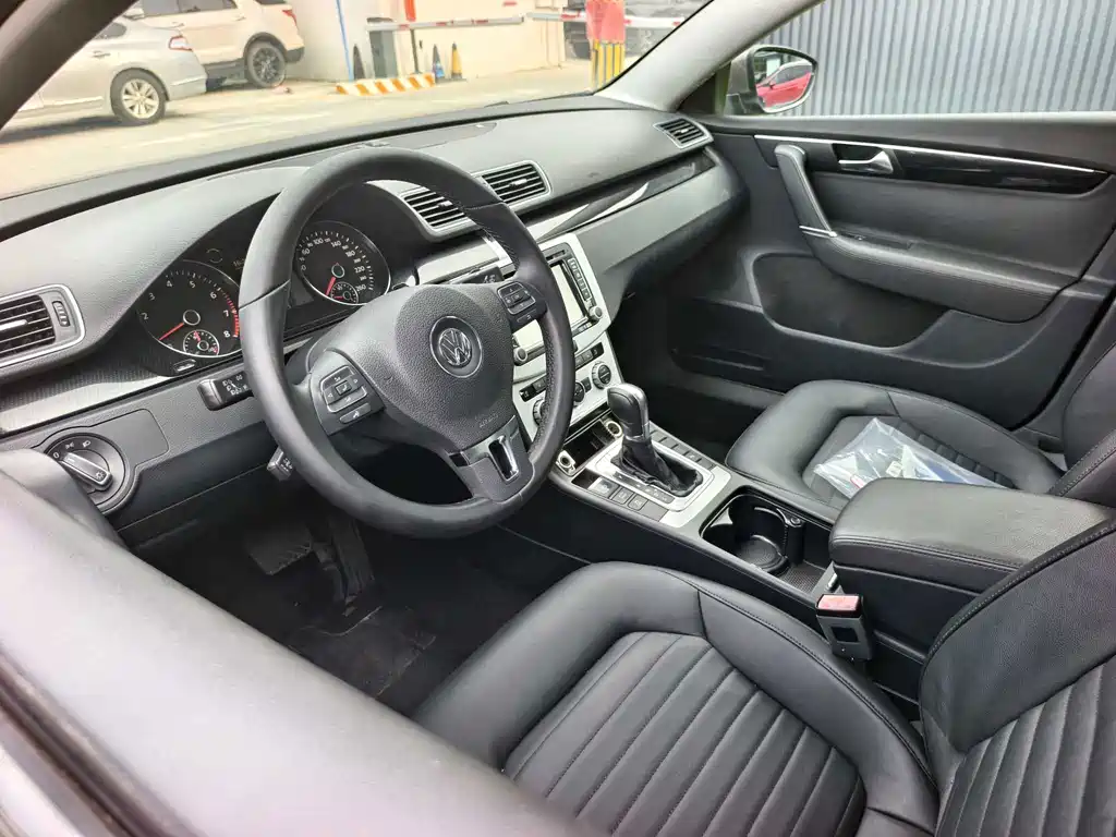 Volkswagen Magotan 2013