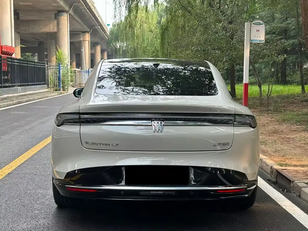 Buick Zhijing L7 2025 — фото 5