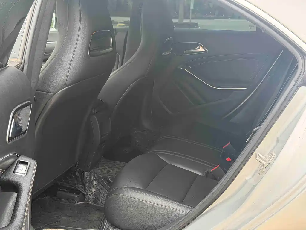 Mercedes-Benz CLA 2015