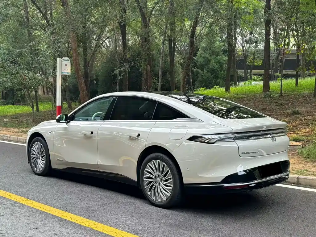 Buick Zhijing L7 2025 — фото 4