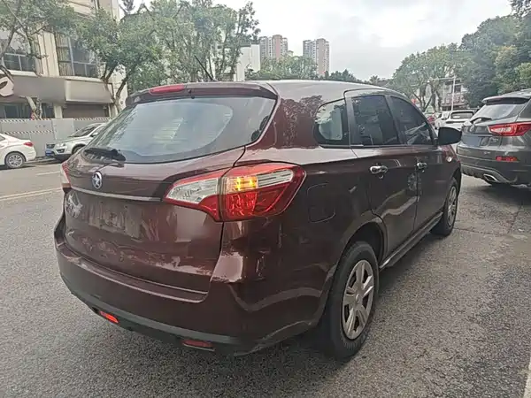 Venucia T70 2016
