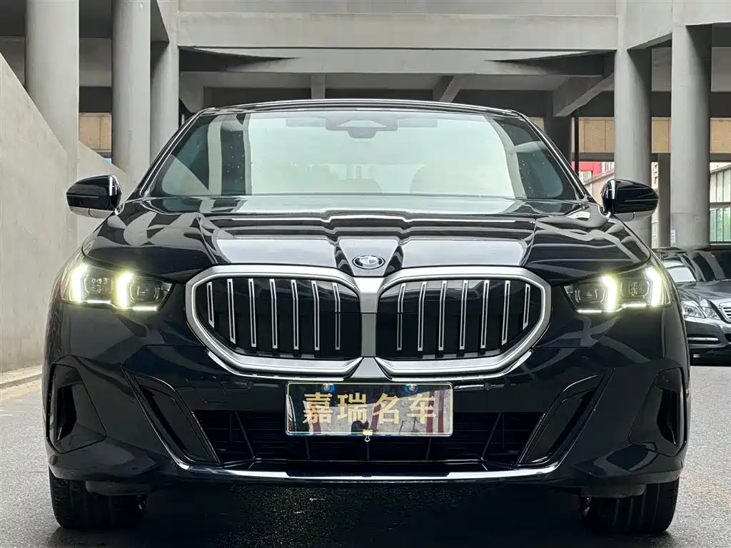 BMW 5 Series 2025