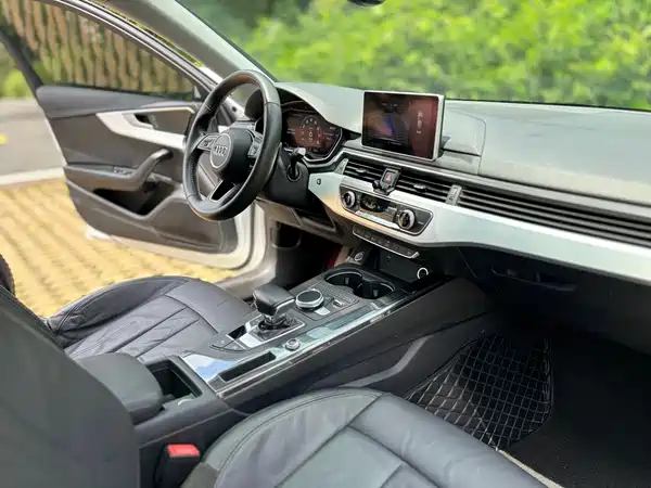 Audi A4L 2019