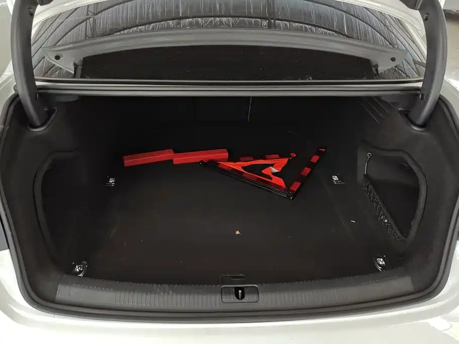 Audi A4L 2018
