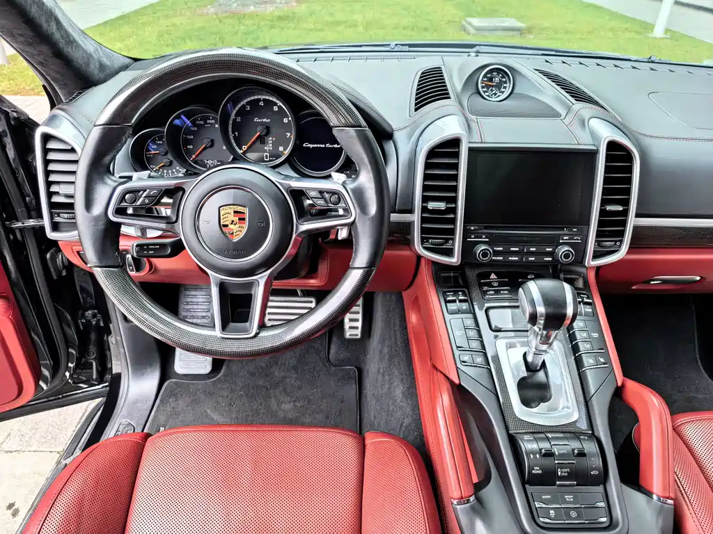 Porsche Cayenne 2017 — фото 12