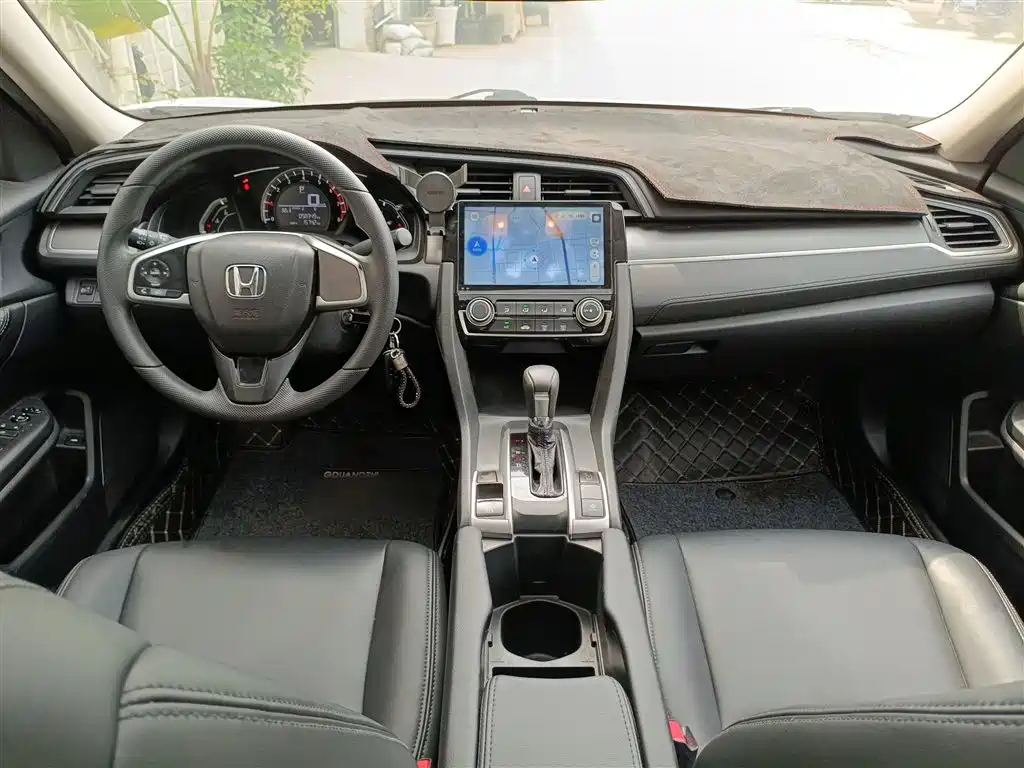 Honda Civic 2018 — фото 10