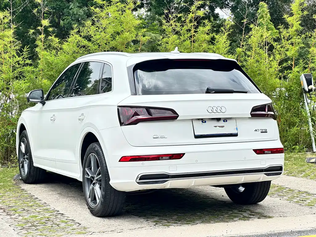 Audi Q5L 2020 — фото 20