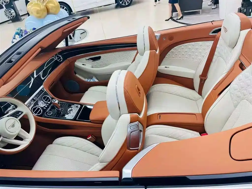 Bentley Continental 2021