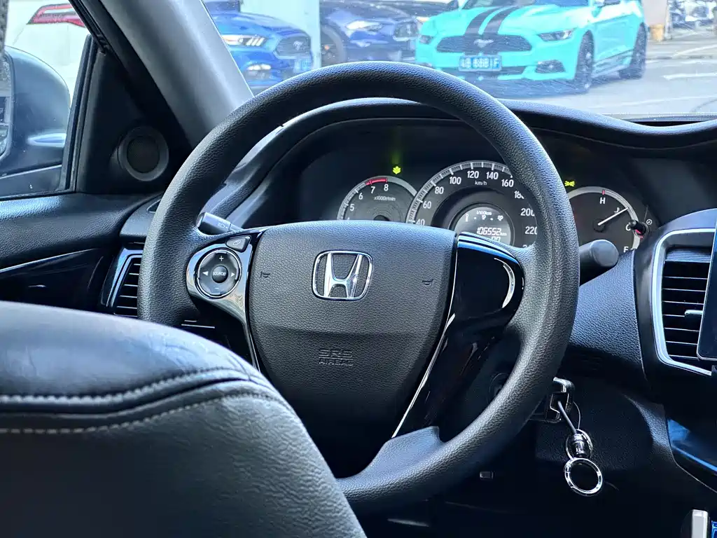 Honda Accord 2016 — фото 9