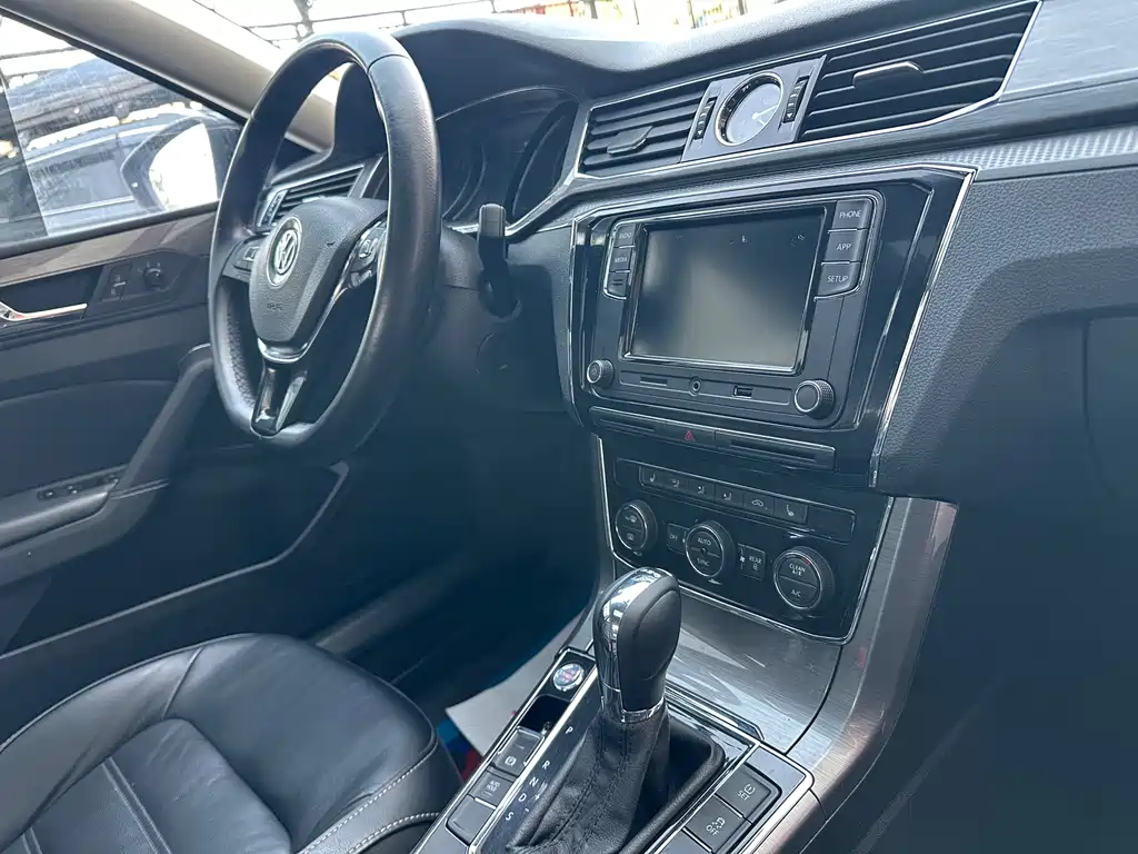 Volkswagen Passat 2019 — фото 13