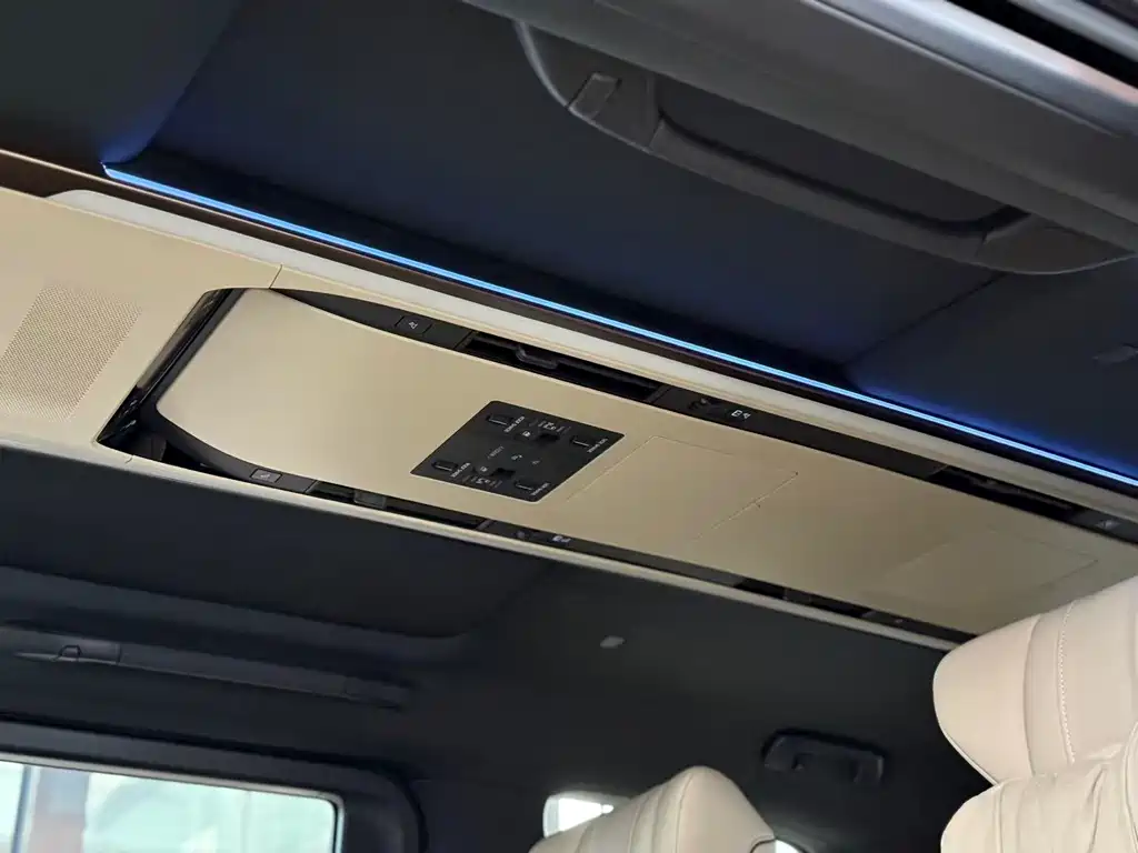 Toyota Alphard 2024 — фото 17