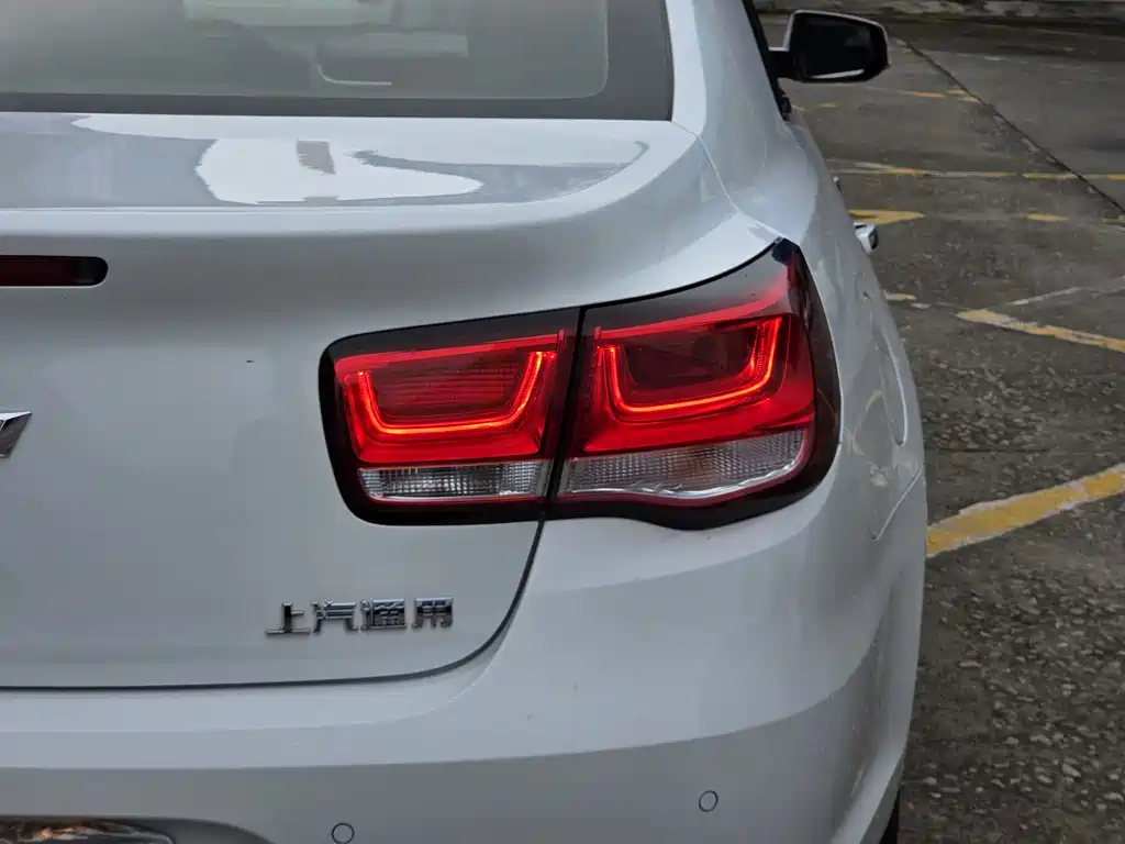 Chevrolet Malibu 2017 — фото 16