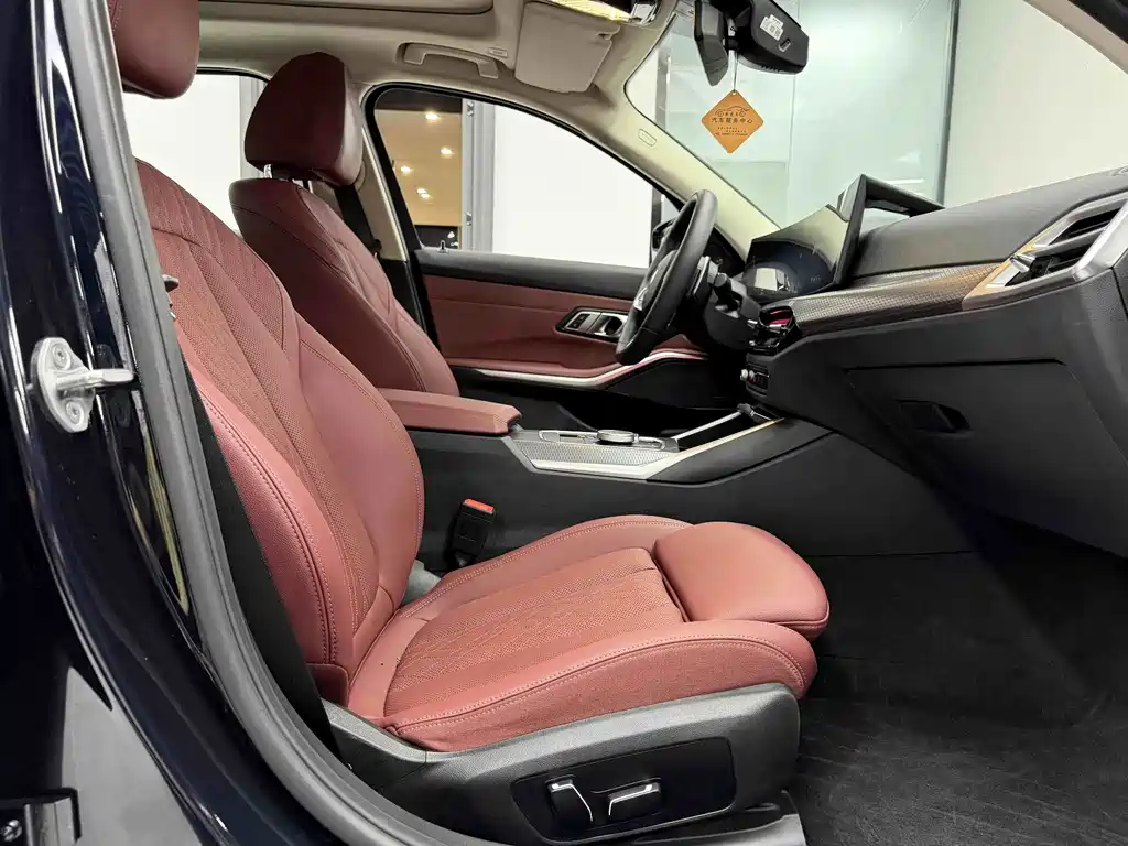BMW 3 Series 2025