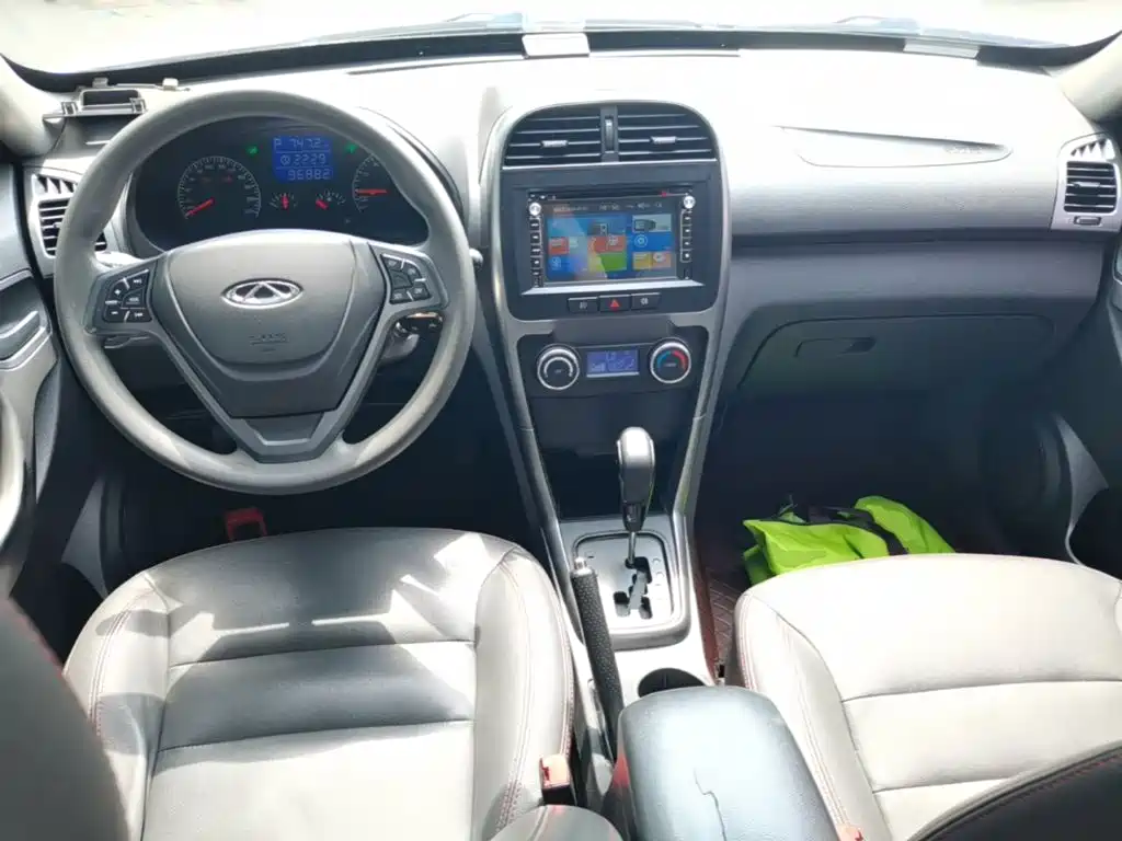 Chery Tiggo 3 2015 — фото 10