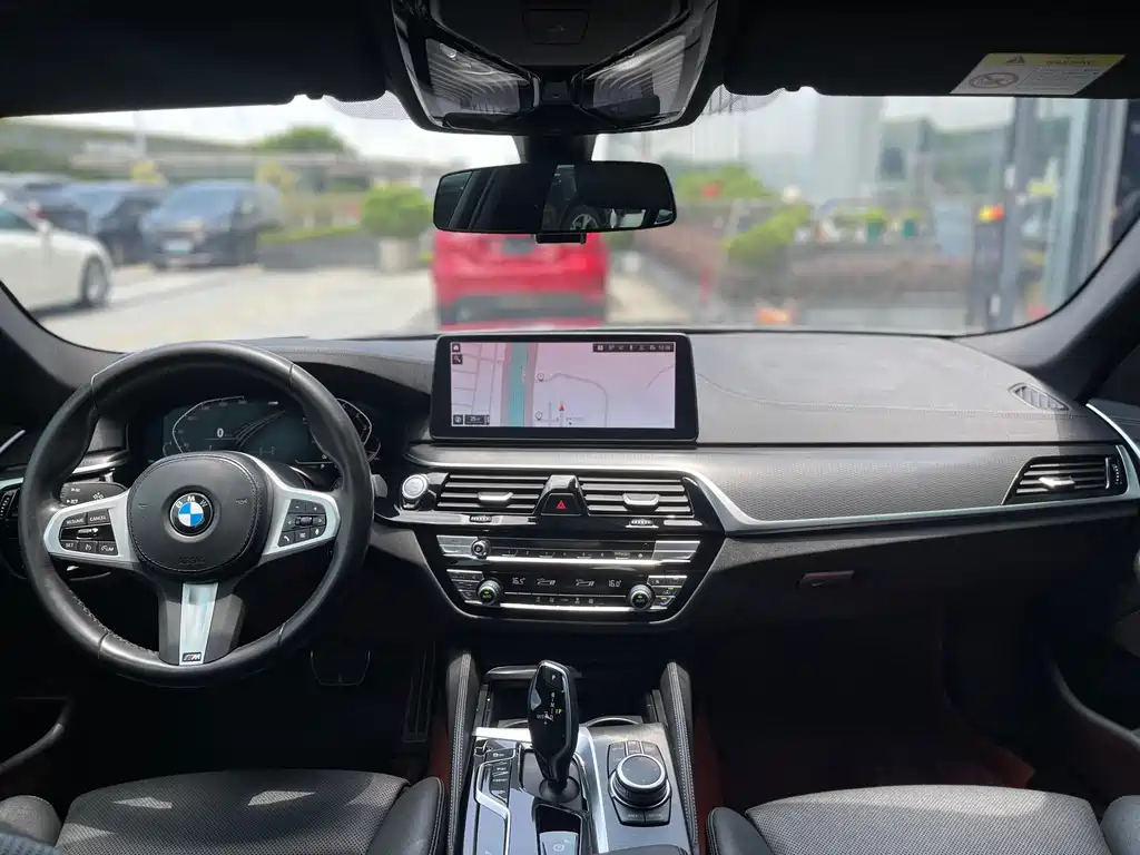 BMW 5 Series 2023 — фото 15