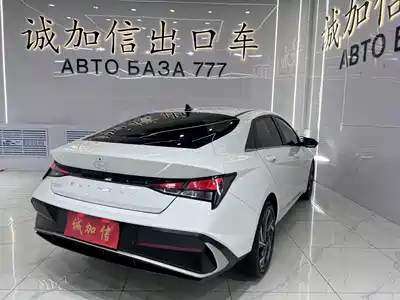 Hyundai Elantra 2023