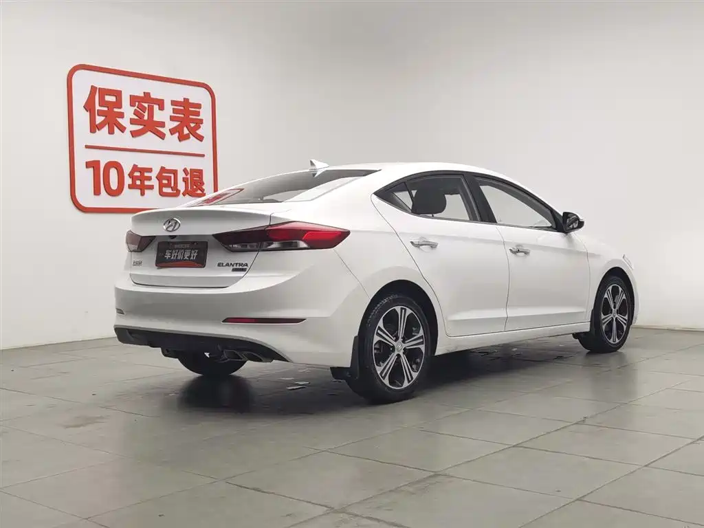 Hyundai Elantra 2019 — фото 2