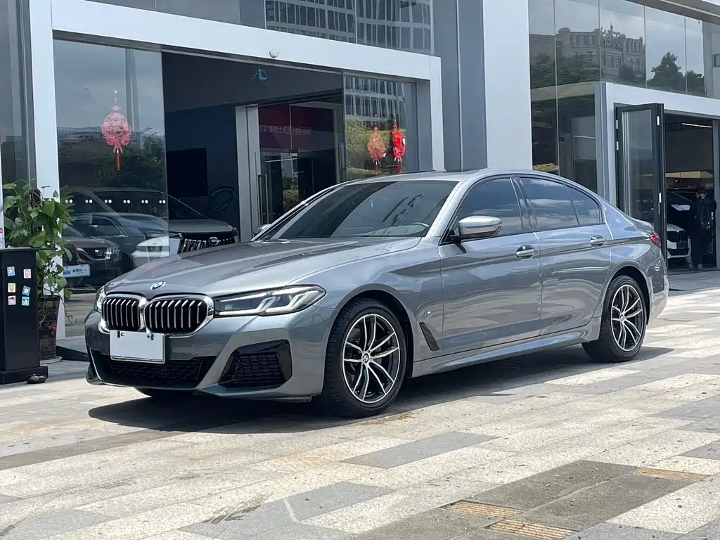 BMW 5 Series 2023 — фото 20