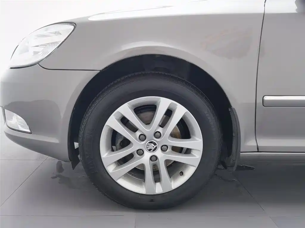 Skoda Octavia 2014 — фото 17
