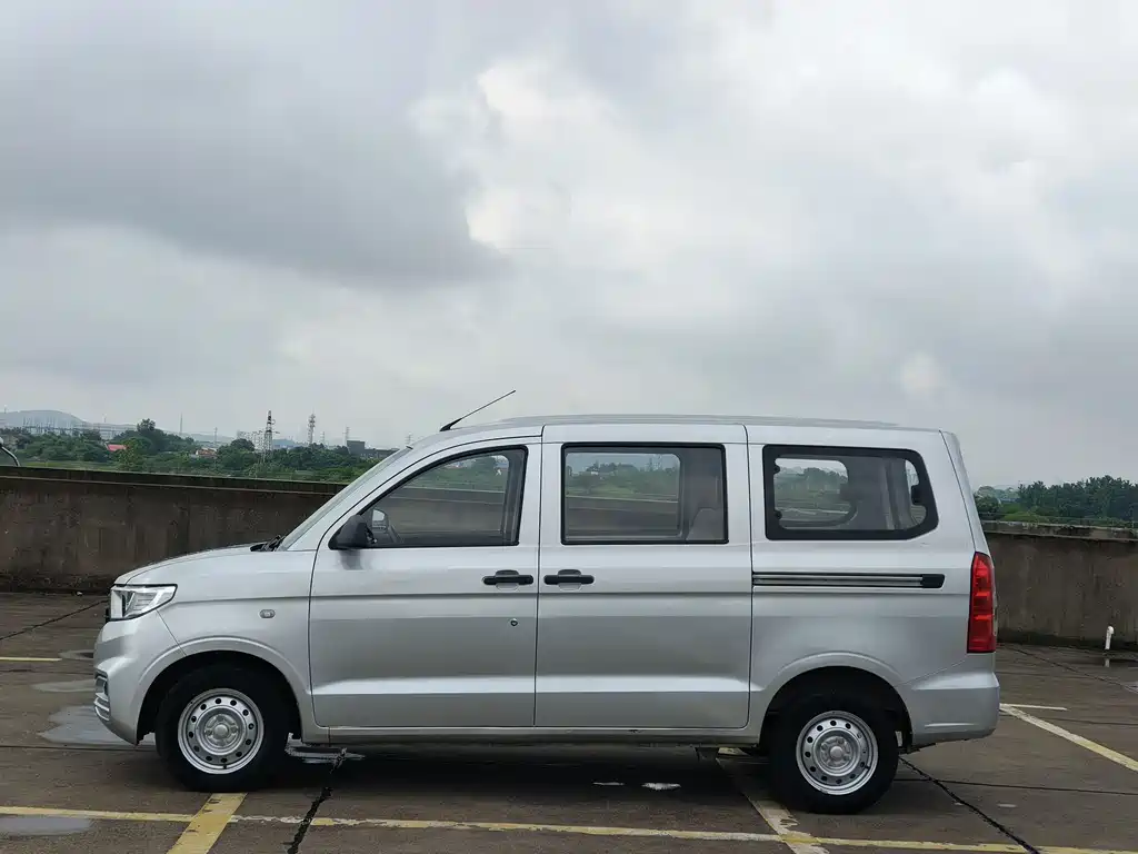 Wuling Hongguang V 2023