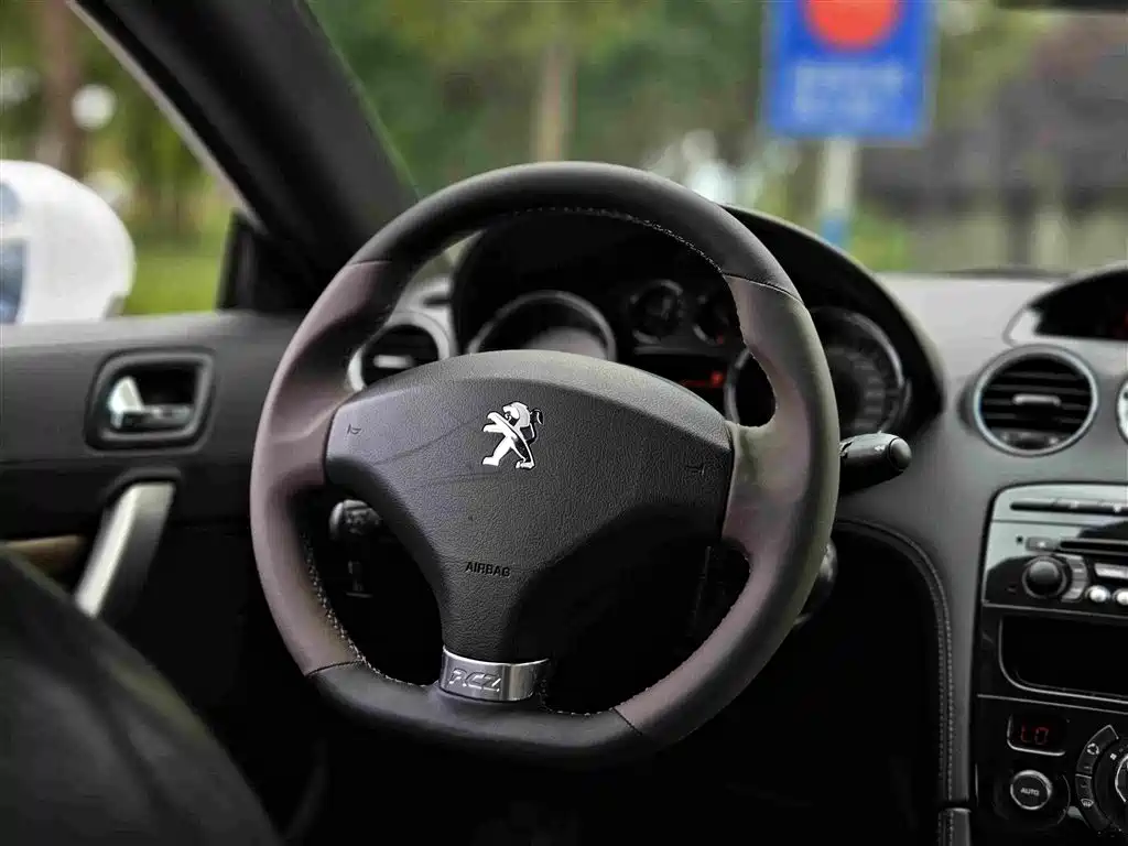 Peugeot RCZ 2018 — фото 15