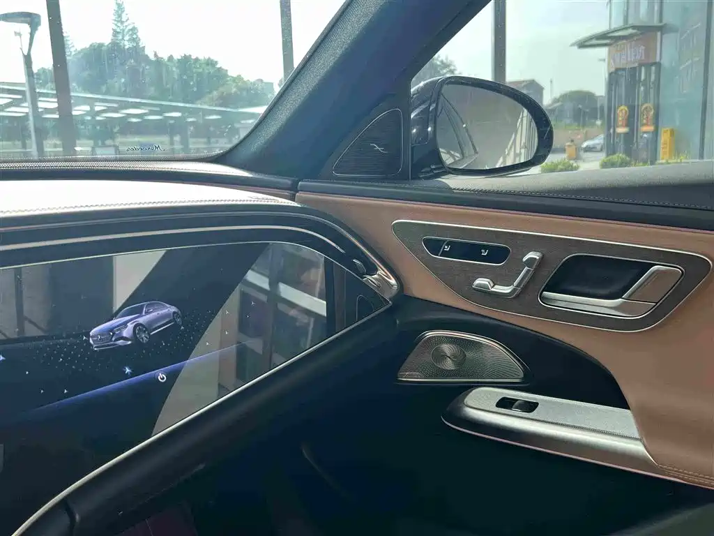 Mercedes-Benz E-Class 2025 — фото 23