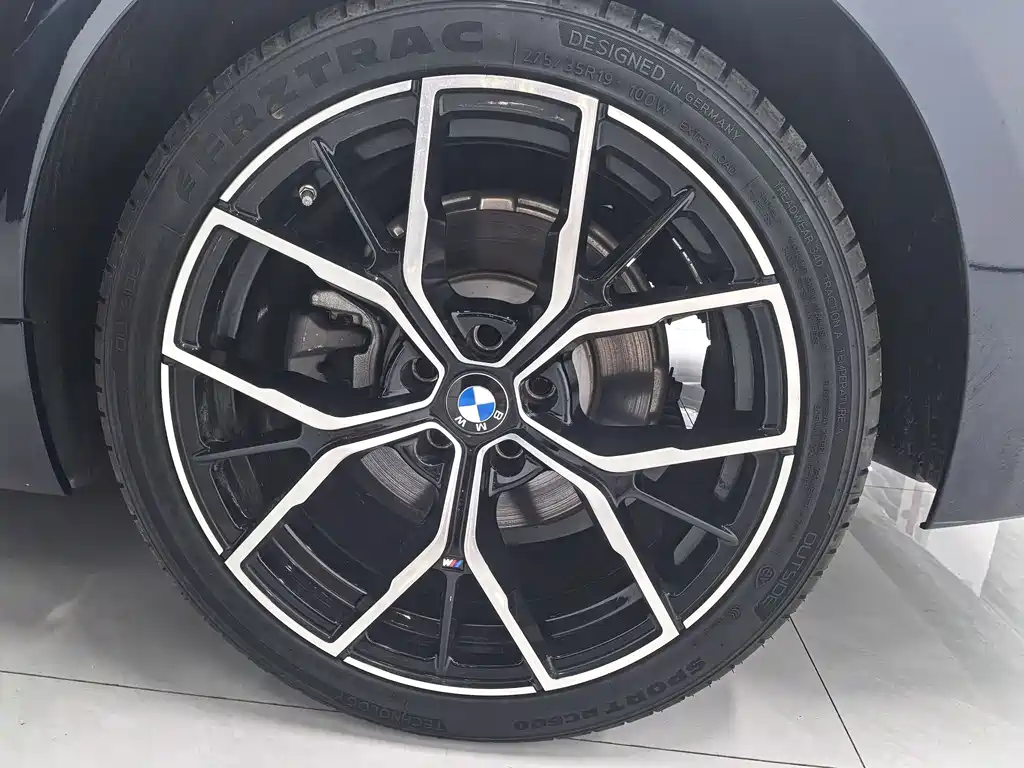 BMW 5 Series 2022 — фото 14