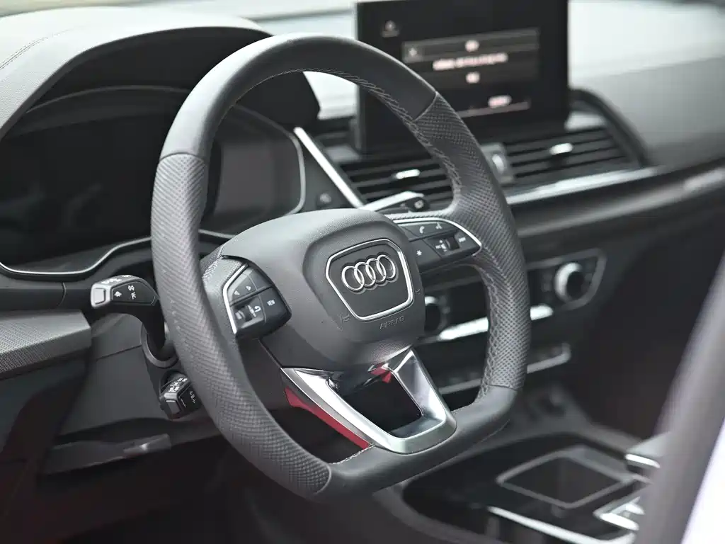 Audi Q5L Sportback 2021 — фото 12