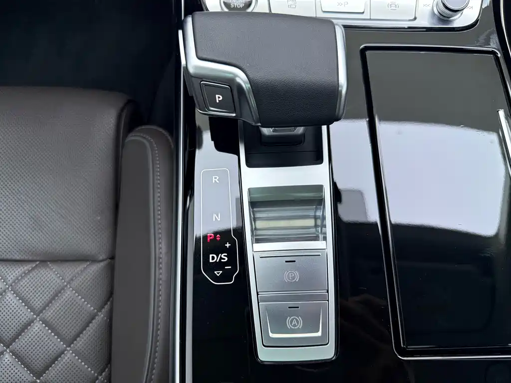 Audi A8 2024 — фото 10