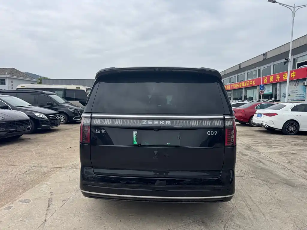Zeekr 009 2024 — фото 8