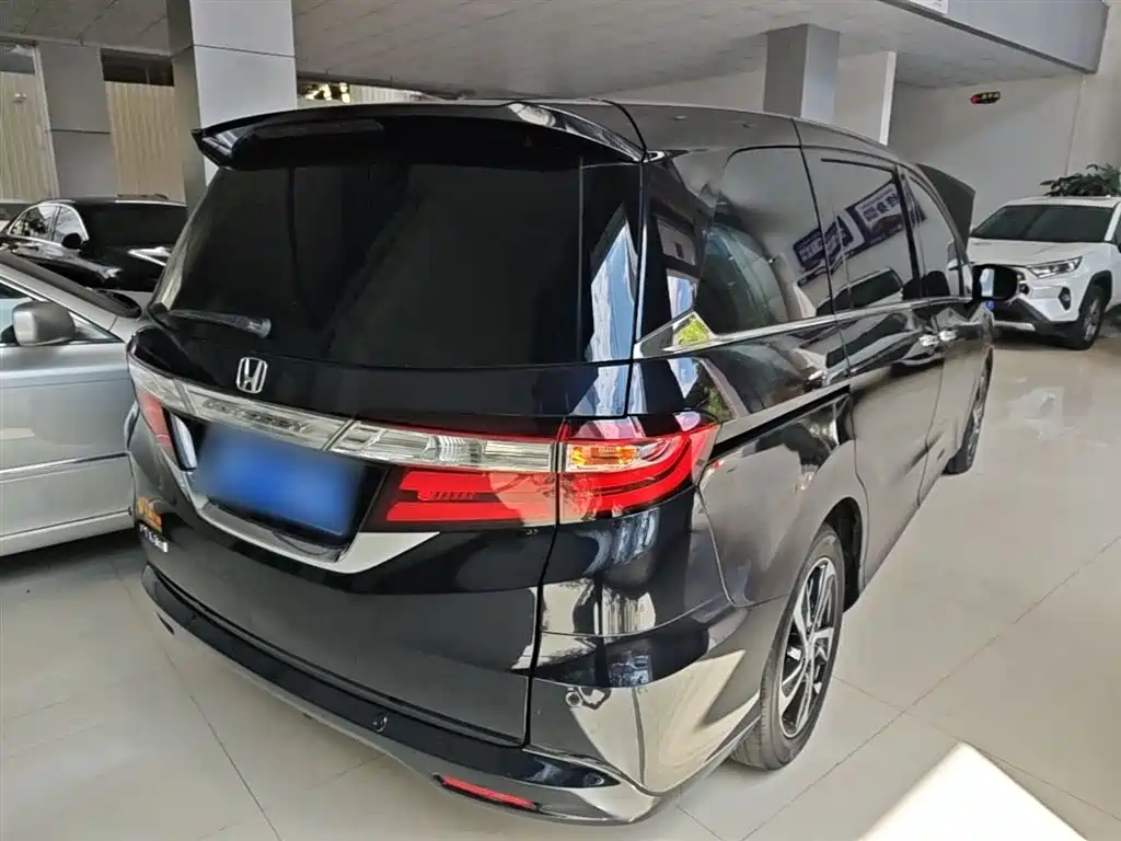 Honda Odyssey 2018 — фото 7