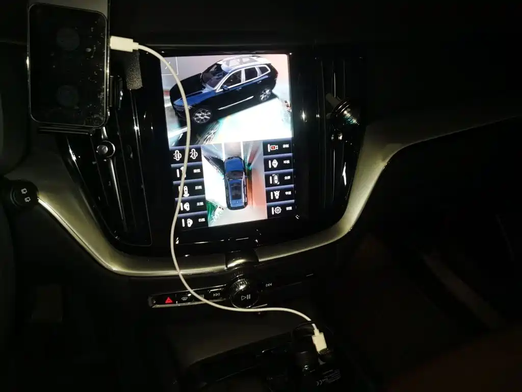 Volvo XC60 2025
