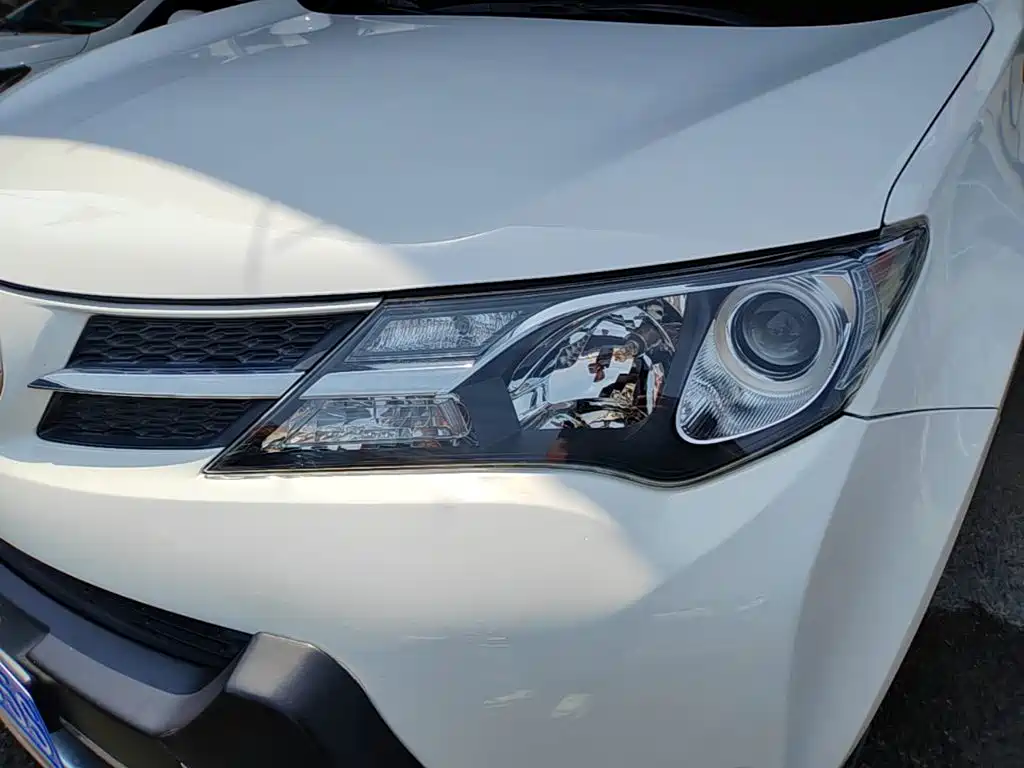 Toyota RAV4 2013 — фото 18