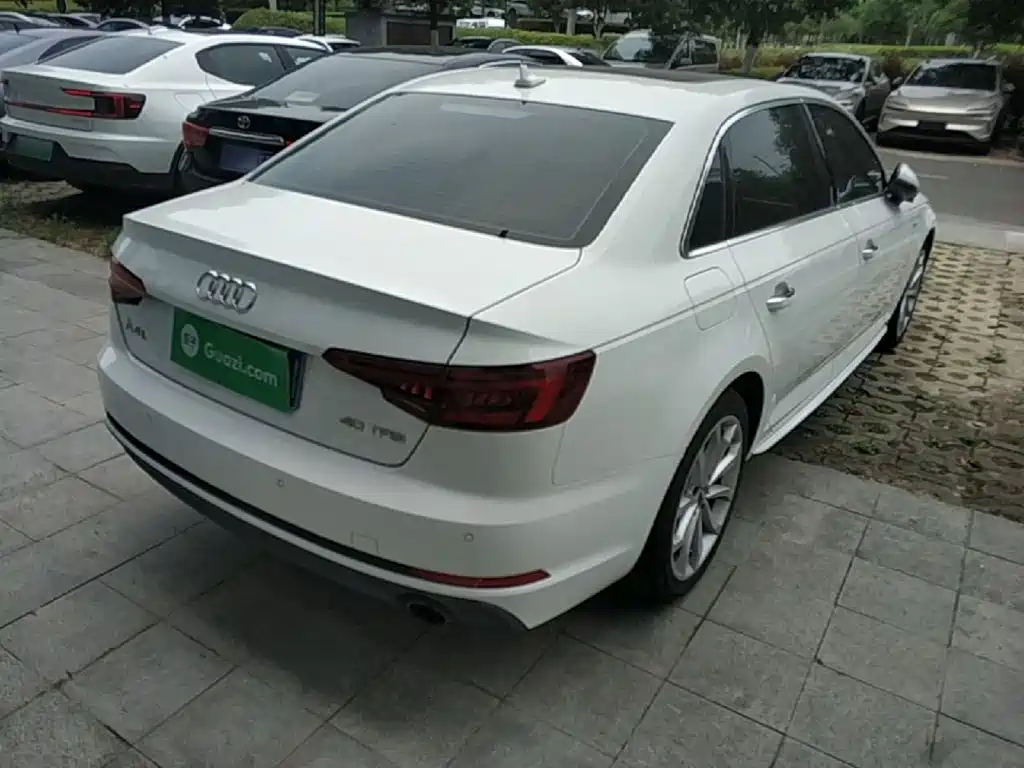 Audi A4L 2018