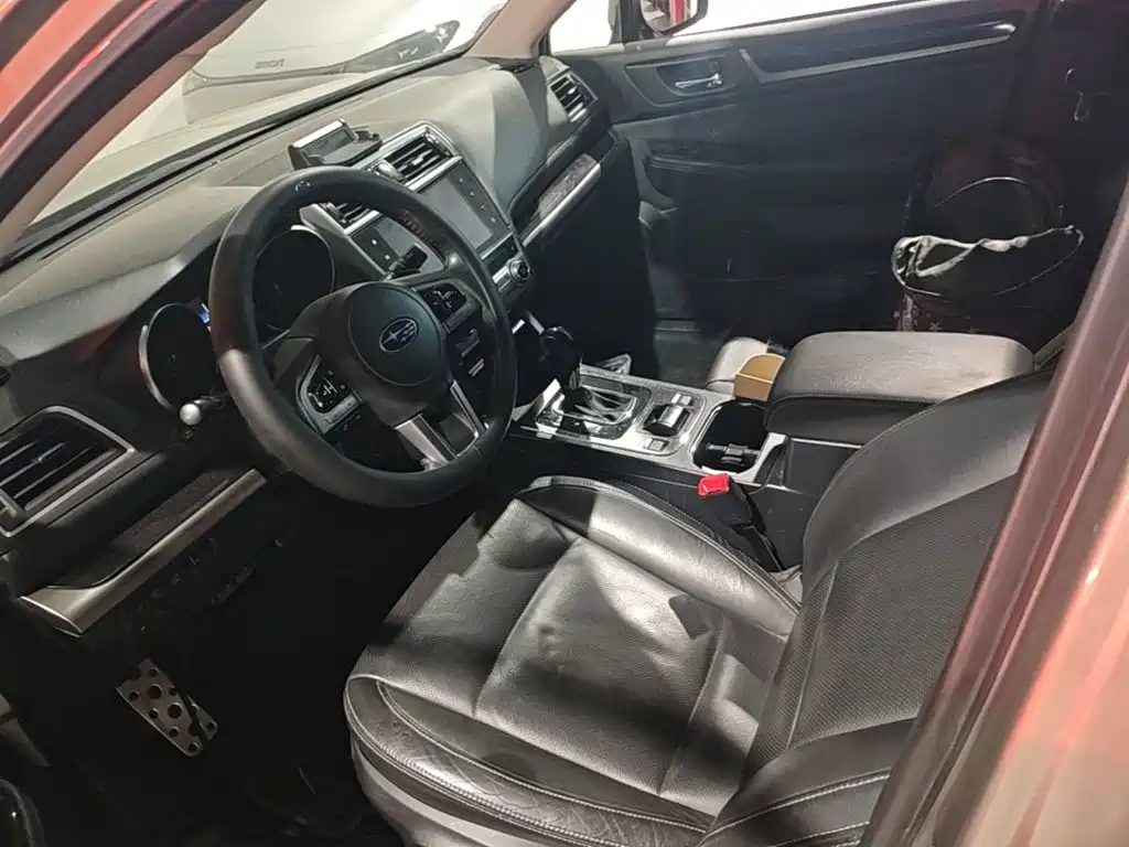 Subaru Outback 2018 — фото 15