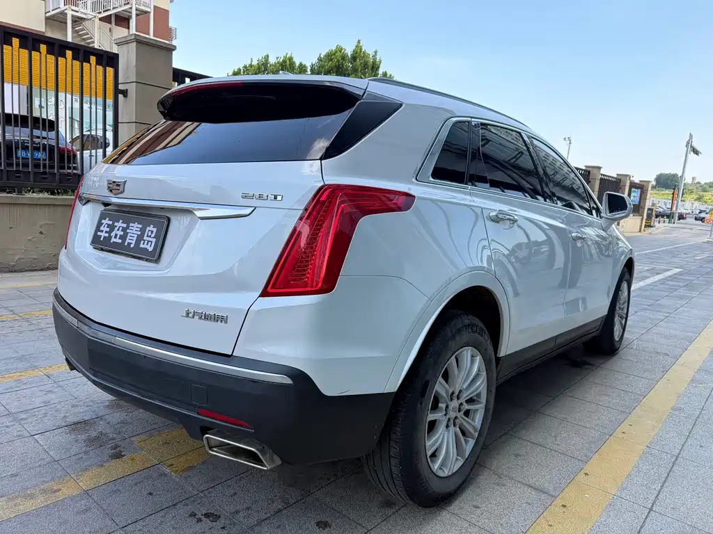 Cadillac XT5 2017 — фото 12
