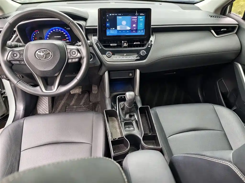Toyota Corolla Cross 2022 — фото 21