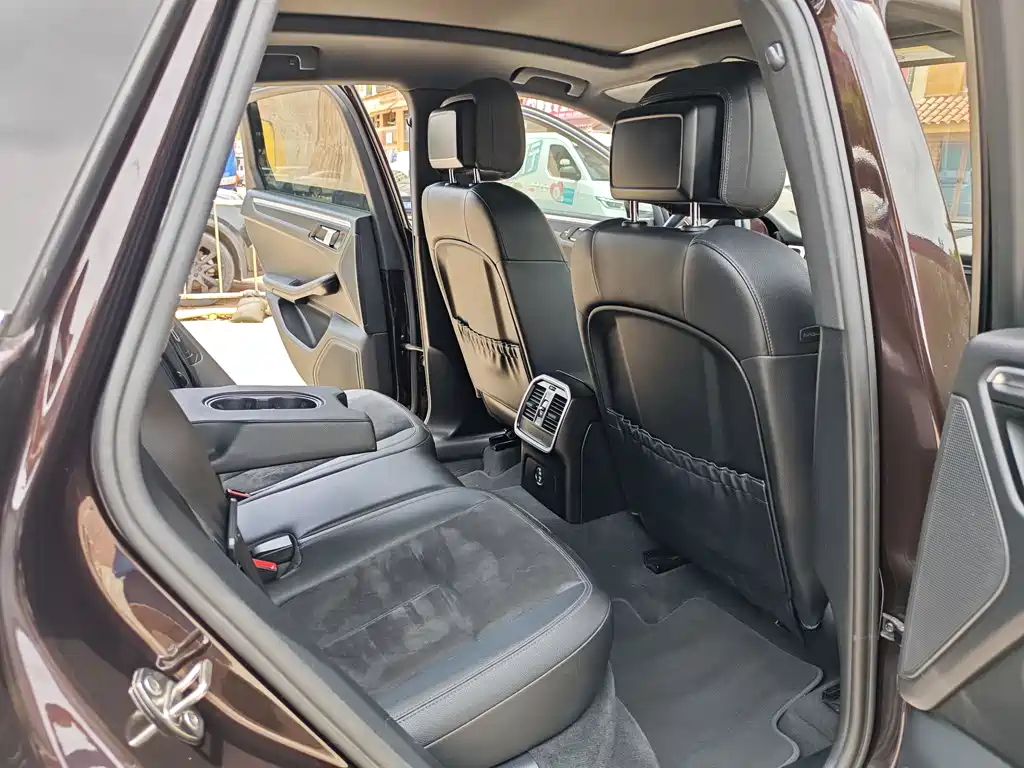 Porsche Macan 2021 — фото 10